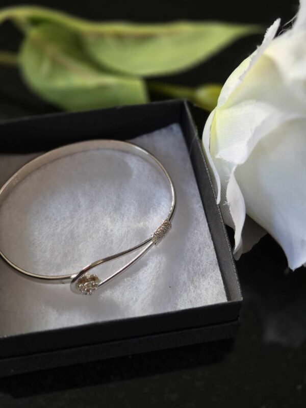 Sliver Bangle Rose Clasp