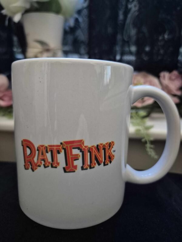 Fink Green 11oz Mug - Image 2