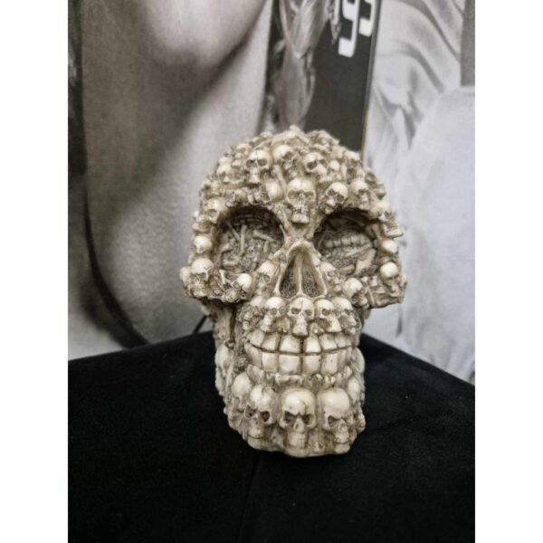 Multiple Skulls Head Decoration